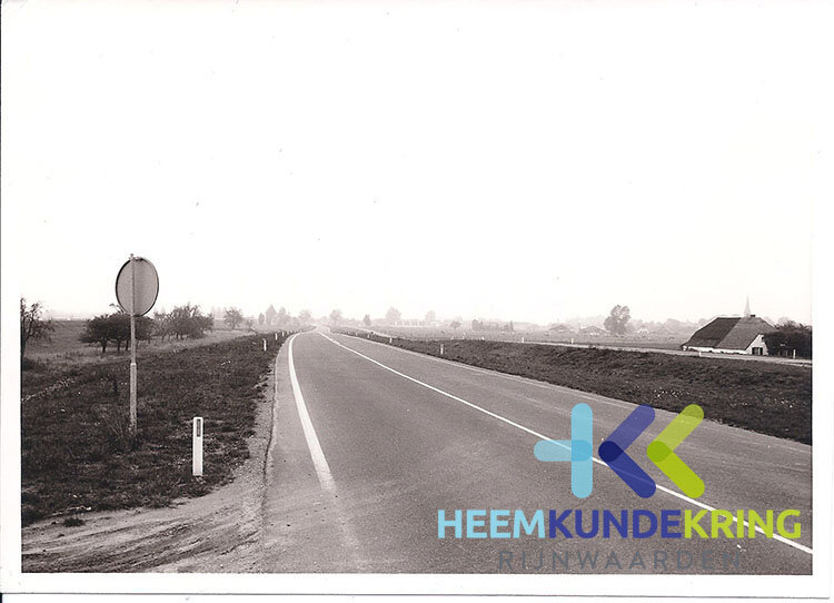 Batavenweg op het punt over de dijk