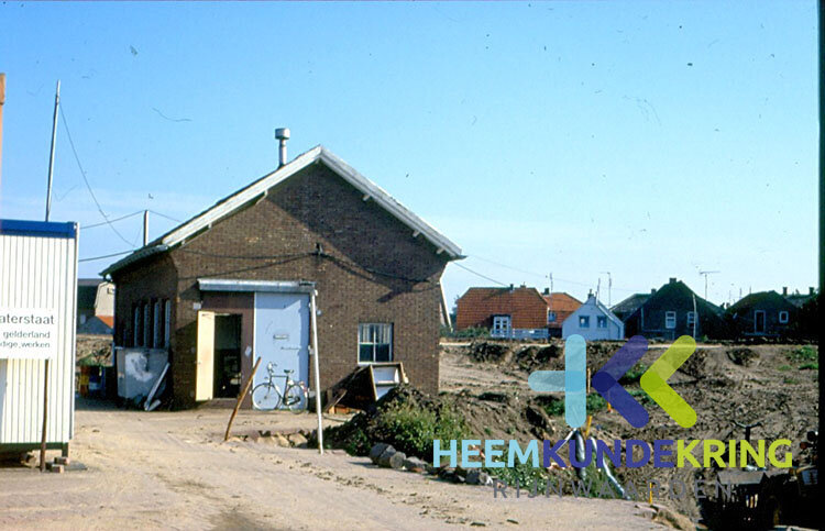 10-1991 Aanleg dijk tussen de werf en de Tolstraat 