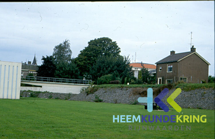 1989 Huis Theo centen en Peilhuisje  bijde weg  
