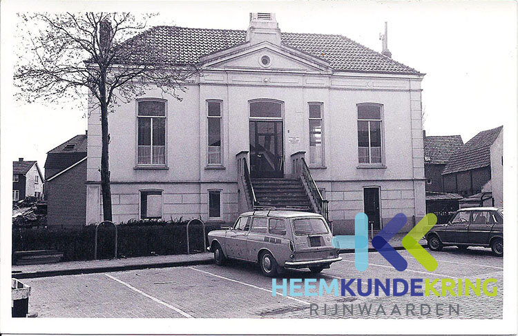 Voormalige gemeentehuis Komstraat Voormalige gemeentehuis Komstraat