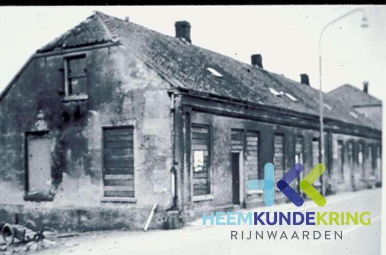 Boterdijk tussen platdak en Bart Lintsen    Boterdijk tussen platdak en Bart Lintsen